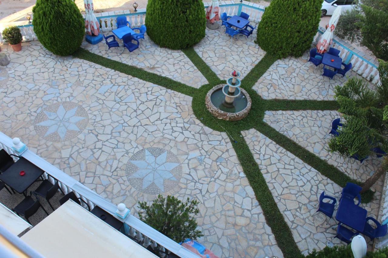 Esmeralda Hotel & Restaurant クサミル エクステリア 写真